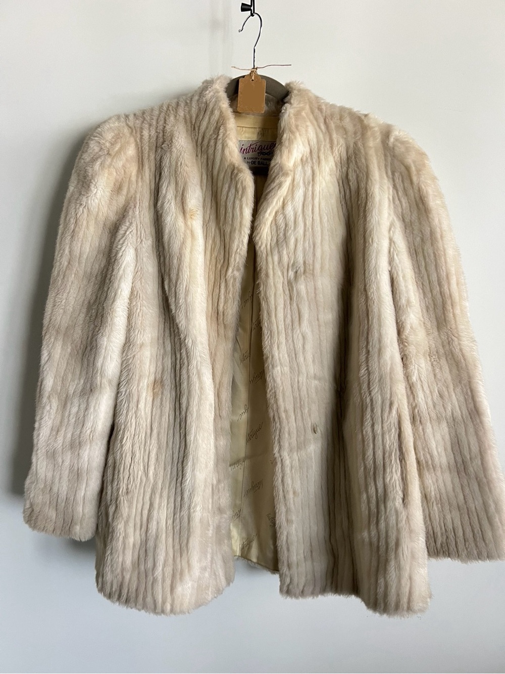 Vintage Cream Faux Fur Coat - Intrique Elegant Women's Coat